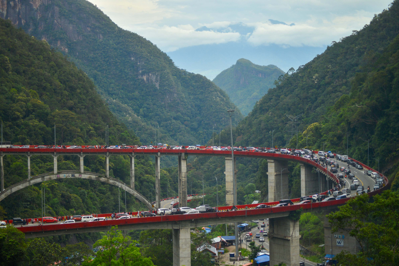 Akademisi USU Prof Dr Bengkel Ginting, MSi: Jangan Tunggu Korban Lagi, Segera Bangun Tol/Fly Over Jalan Medan &ndash; Berastagi